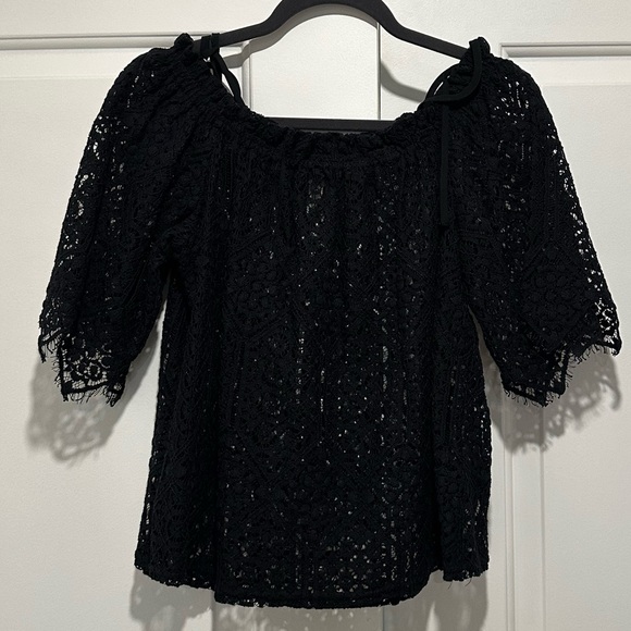 H&M black off the shoulder cotton lace medium top - Picture 1 of 3